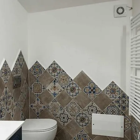 Domo Orise In Pieno Centro לינה וארוחת בוקר אורוסיי
